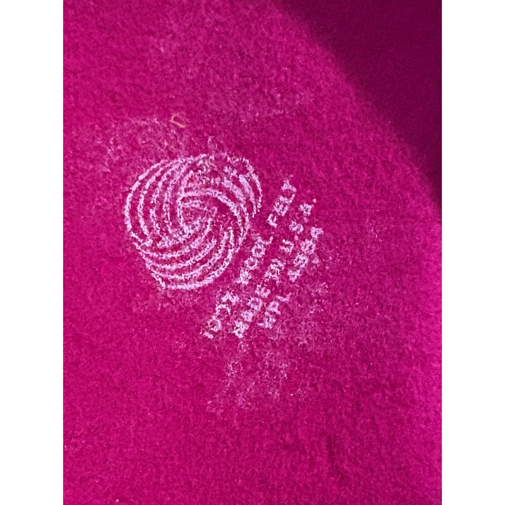 Vintage Wool Felt Pillbox Hat Magenta Feather Mesh Fascinator Made in USA - Picture 3 of 5